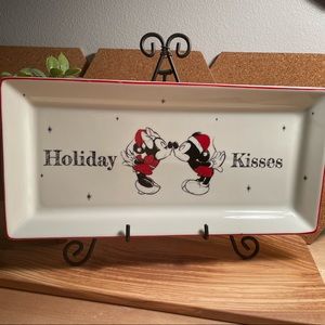 NWOT Disney Holiday Ceramic Platter 13.75” x 6.5”